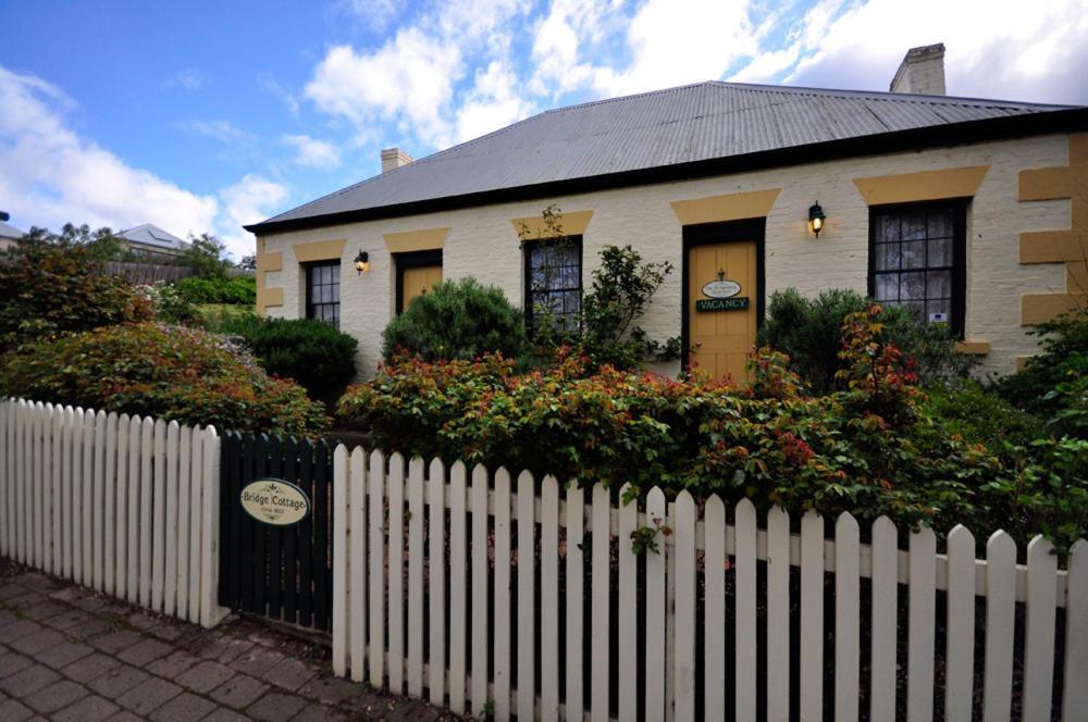 Bridge Cottages Sargeants & Armoury Cottages 1823 - History & Charm 里士满 外观 照片